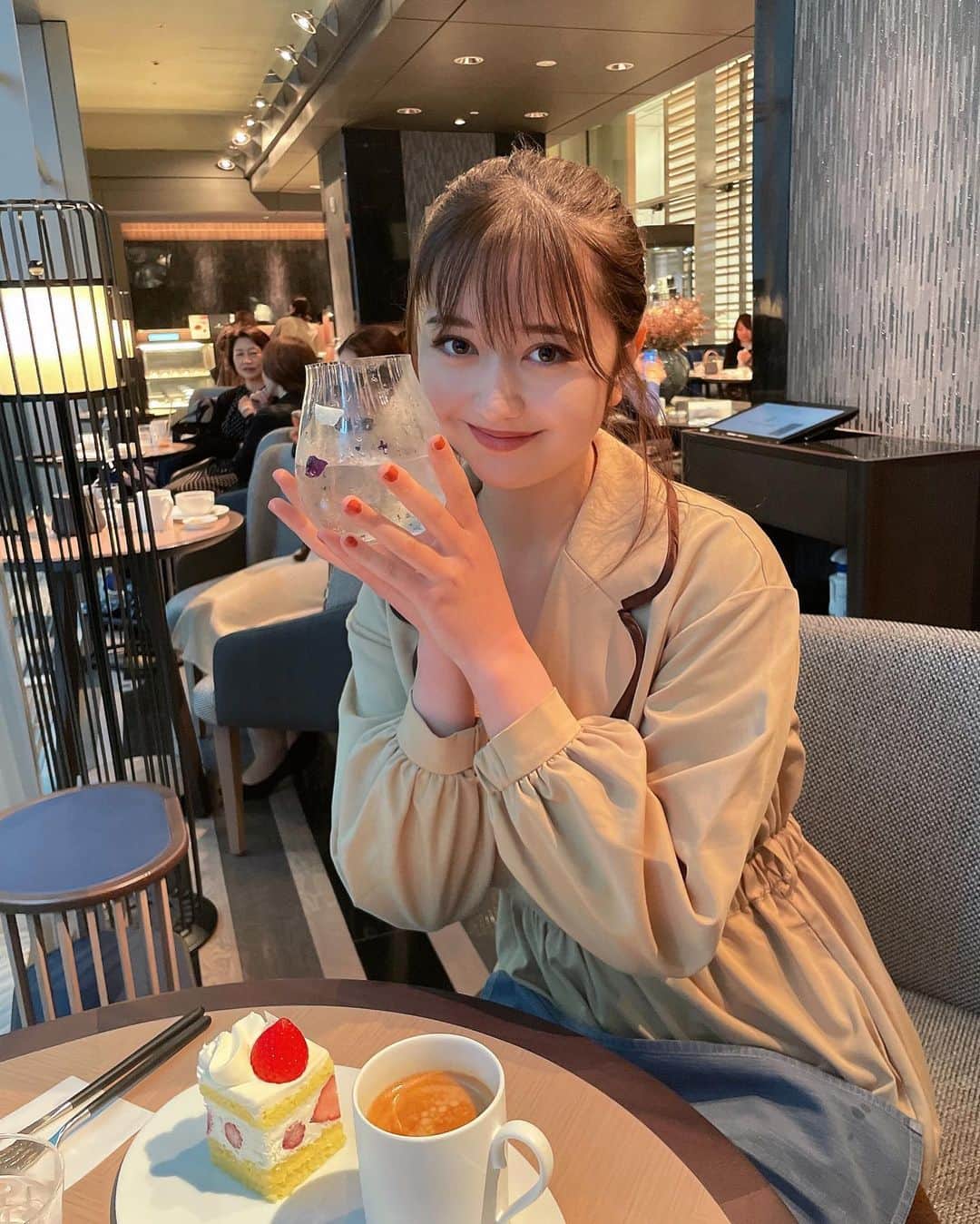 木村ユリヤのインスタグラム：「days out with my sis  @lydiamalejew 💖　 . . 卒業おめでとう👏🎉」