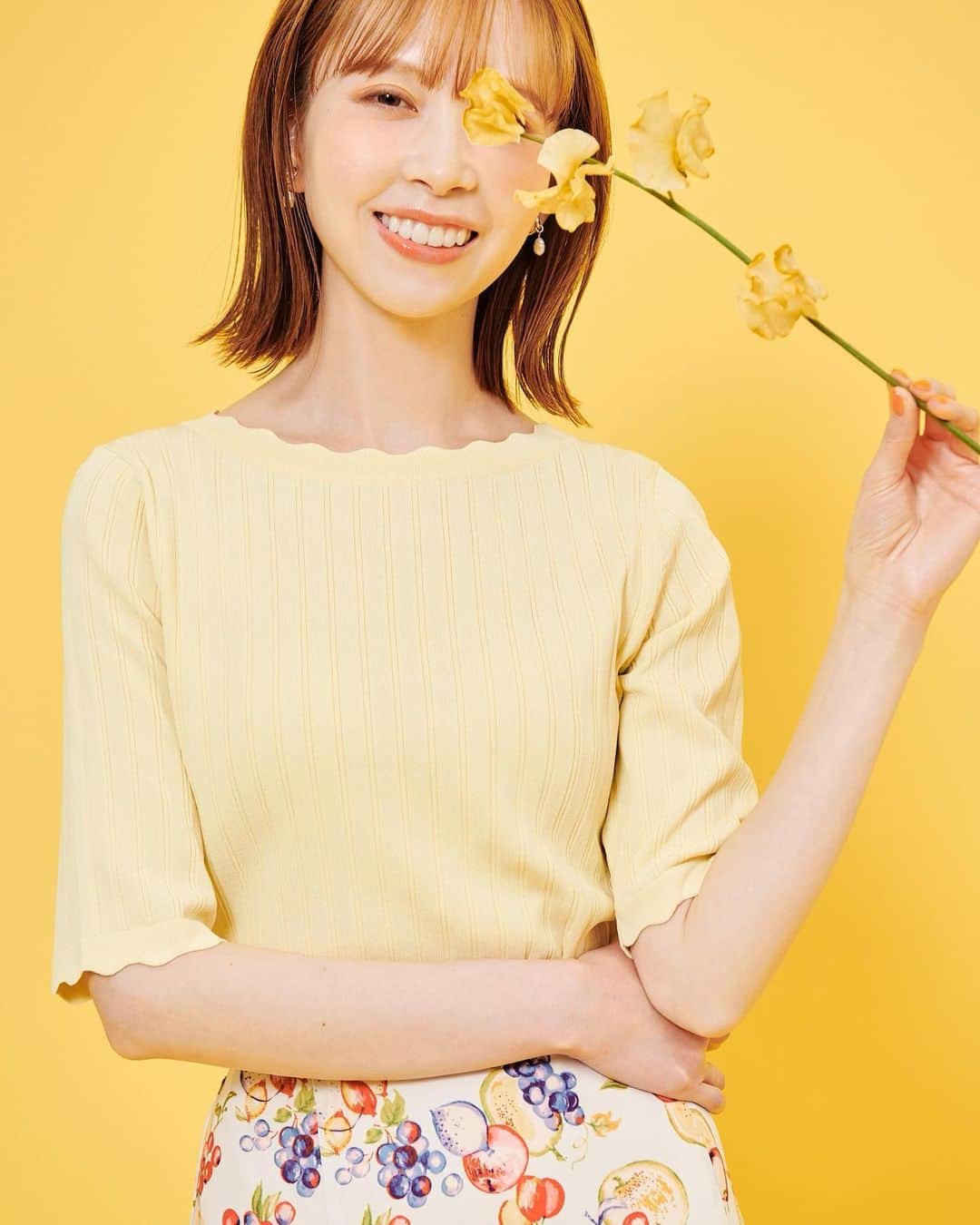 はれこのインスタグラム：「ロペピクニックさんの特集ページ 『COLORS』のモデルをさせて頂きました！  カラフルでハッピー！な写真がたくさん🦢 JUN ONLINESTOREから特集ページをじっくり見てもらえると嬉しいです🤍 (⇨ハイライトにURL付きの投稿を残しました！)  お洋服もヘアメイクも可愛くてとっても楽しかった撮影。 いつもありがとうございます🤍  -  🩵(@ropepicnic_official) 📒(@roaster_coltd) 💄(@yukie_tsujimura)さん 👗(@kanayamaan)さん  -  #ropepicnic  #ロペピクニック #春服コーデ  #春のコーデ  #春服コーディネート  #夏服コーディネート」