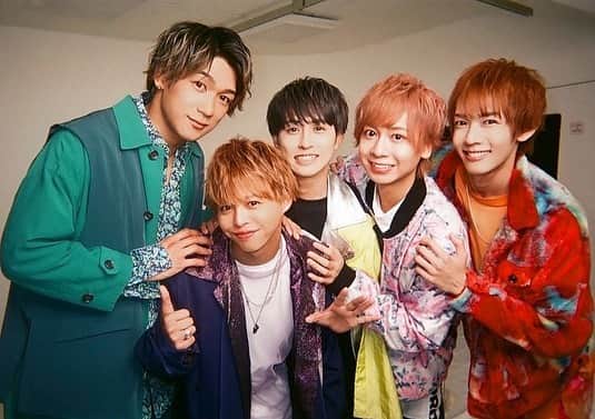 のインスタグラム：「💚💜💛💖🧡  📸 @b2takes_official   #b2takes  #biiiglove」