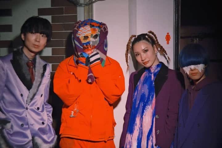 中嶋イッキュウさんのインスタグラム写真 - (中嶋イッキュウInstagram)「モンスター feat.yama / ジェニーハイのMUSIC VIDEOが公開されました！ 大変でしたが楽しかった撮影✨  生でyamaさんと一緒に歌える機会があったら嬉しいなとおもいます❤️ 素敵な出会い　謝謝🙏🏻✨  #ジェニーハイ  #モンスター #yama #band  #music」3月23日 21時19分 - ikkyu193