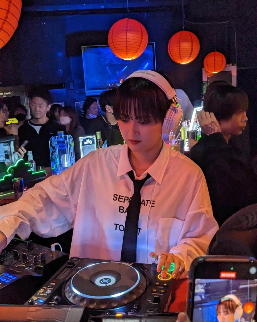 サーヤのインスタグラム：「DJでびゅーっ #だまで吉本兄さんたち来てた #私より声出して盛り上げてた #私より音に乗って気持ちよさそうだった」