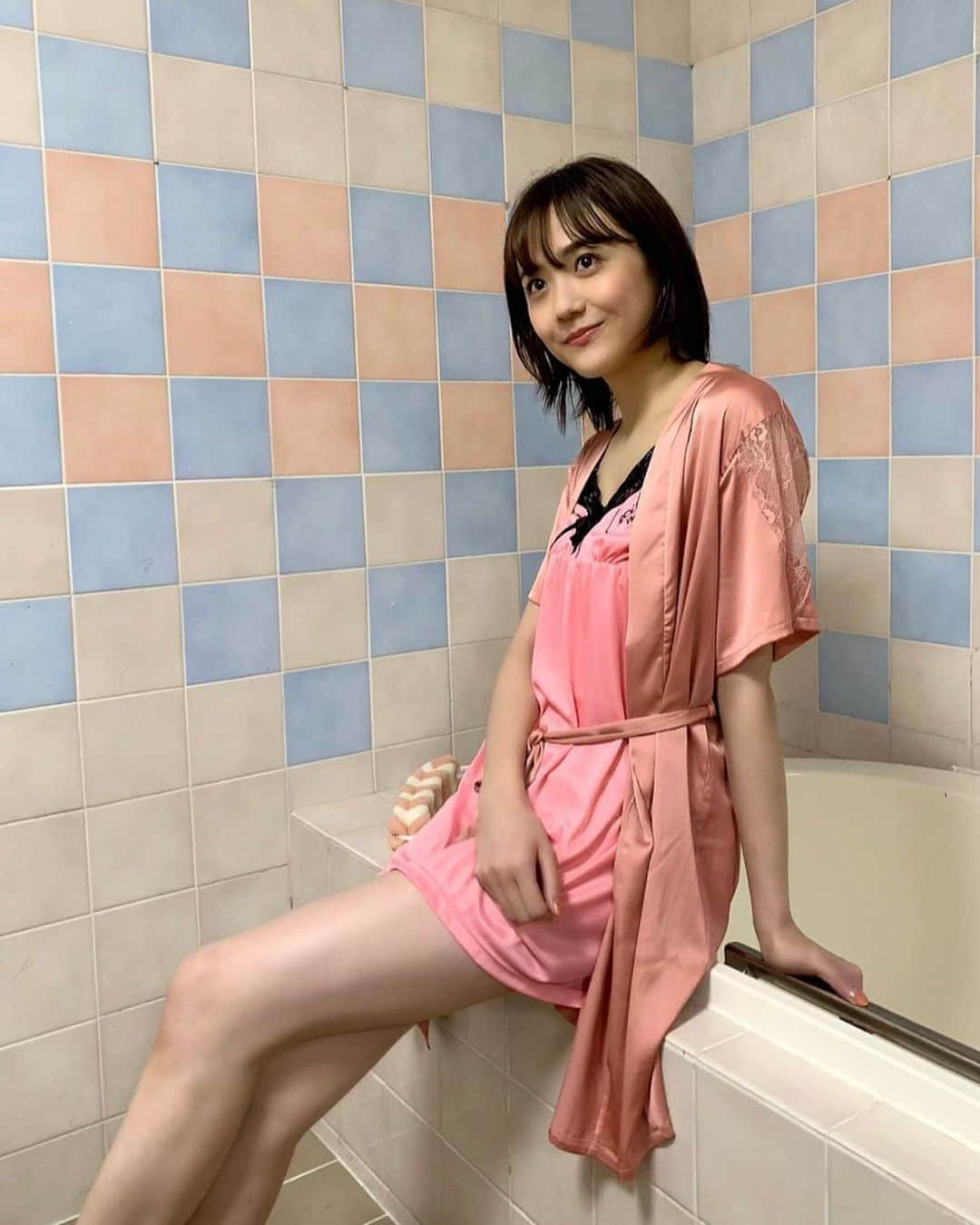 松井愛莉さんのインスタグラム写真 - (松井愛莉Instagram)「CBCテレビ マクラコトバ  ちょっと考えたくなる深夜の15分間。 ざまざまな関係の2人によって繰り広げられるピロートーク🛏🤍  3月23日(木) 深夜1:35 ～1:50 第4話 ソープの2人　出演します！ これまでとは少し違った角度、関係の2人のお話。  他の話もなんだかドギマギ？ソワソワ？しちゃうお話しが沢山で面白いので見てみてね。  #マクラコトバ」3月23日 21時31分 - airi1226_official