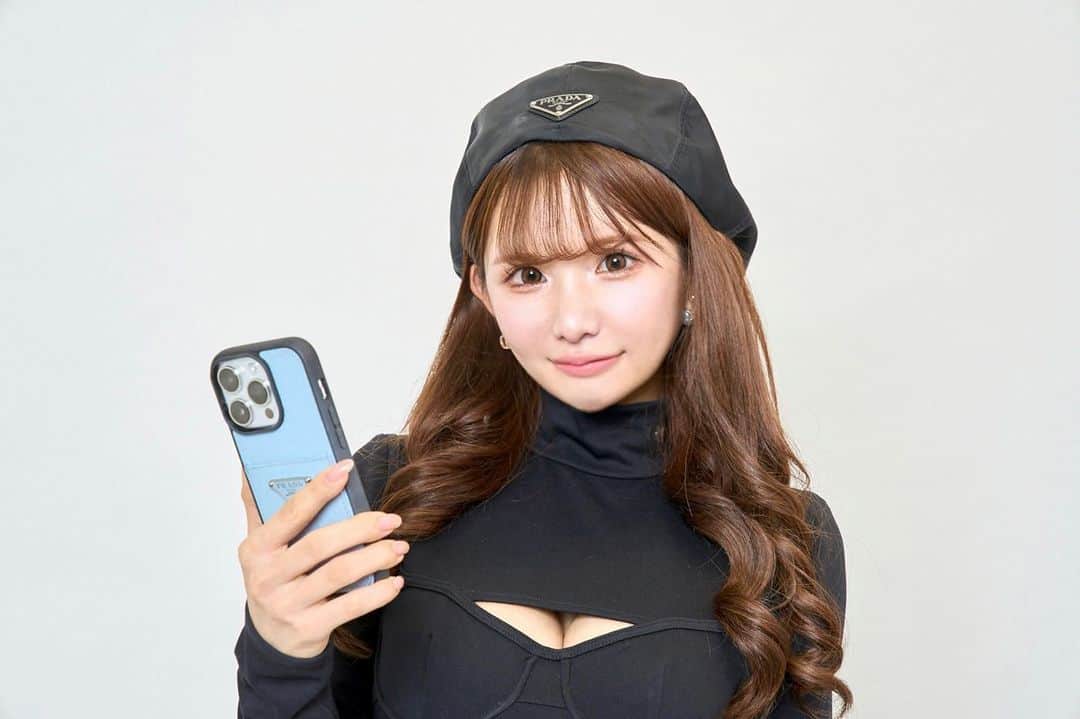 にゃいりんのインスタグラム：「🖤💠 @prada  写真/(C)oricon」