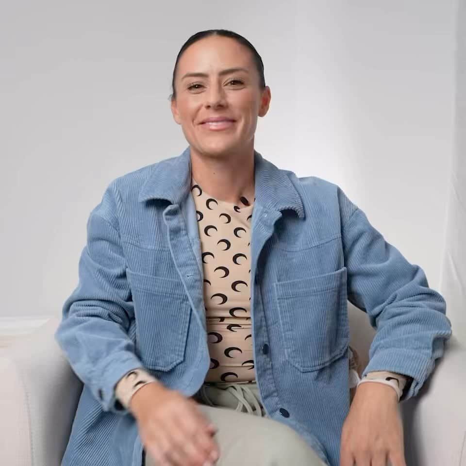 アリ・クリーガーのインスタグラム：「It’s about that time!! One more season to go💪🏽🔥」