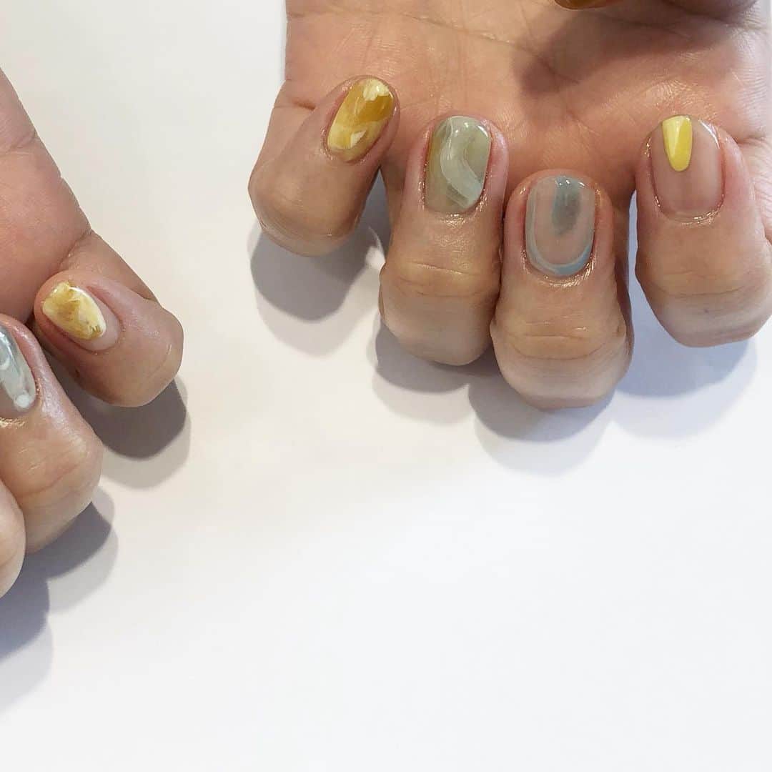 関根祥子のインスタグラム：「春💅ネイル  🤍🌼🐳🐠 ふわーって風ふくイメージ🐋  #mojonail #nails #nail」
