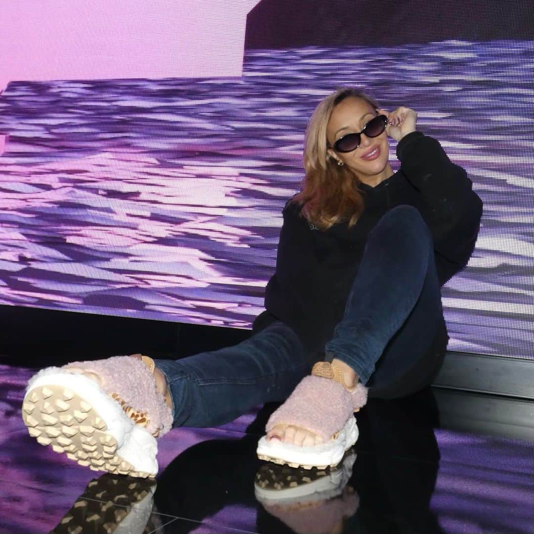 ターラのインスタグラム：「Such a fun week, I’ve been finishing up new music and I’m excited for you guys to hear what I’ve been working on 💫💫🙏」