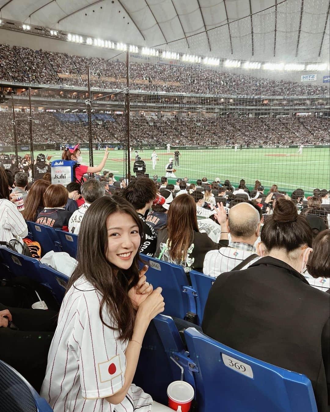 淡輪優希のインスタグラム：「#WBC 世界一本当におめでとうございます‼︎🏆  まさに映画のような展開、世界中が熱狂し、感動したと思います。私自身何度泣いてしまった事か、、この時代に生きて見られた事を神様に感謝します🙏  ファンの皆さんが会場にいる中での世界大会、熱気とパワーが本当に凄まじかった‼︎‼︎ 今回はある意味胃が絞られるような緊張や酸欠になる事もなかったので、一野球ファンとして本当にただただ野球を全力で楽しめました！🍻✨ 一方で、オリンピックも有観客だったらこんな感じだったのかなぁー…なんて思ってしまったり。もう二度と無観客なんてことが起こらないことを祈るばかりです。  選手の皆さん、スタッフの皆さん、ご家族の皆さん、本当に本当にお疲れ様でした。 夢のような、最高の時間をありがとうございます！野球最高！日本最高！！！🇯🇵⚾️  さて。とは言ってもそろそろプロ野球のシーズンがはじまります！！！次は東北楽天イーグルスに、最高の景色を見せてもらいましょう✊🌈 WBCの輝きに負けないくらい素晴らしいシーズンになりますように！！！」