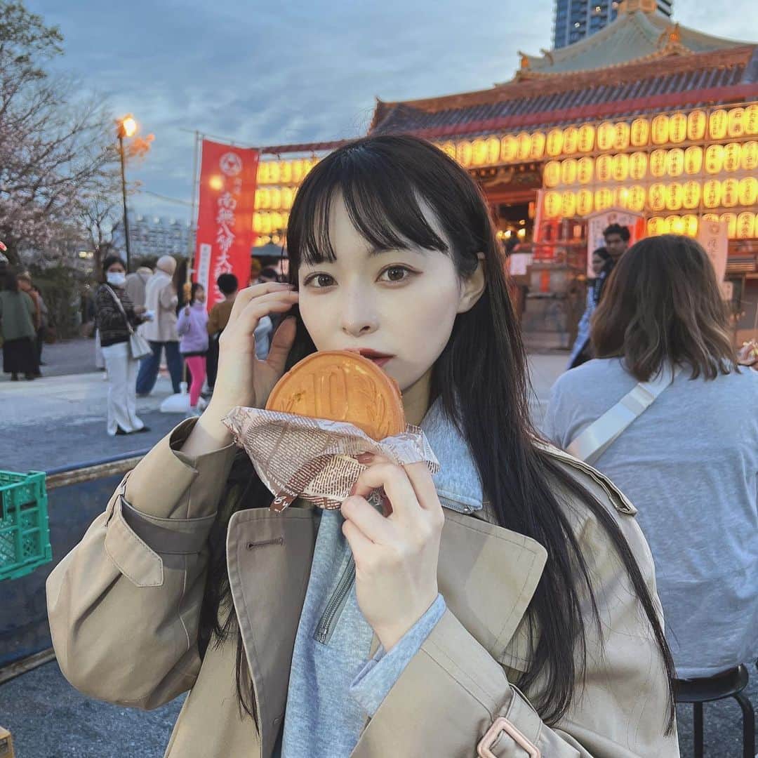 八角瑛子のインスタグラム：「整体→ちいかわ→屋台の充実した日🌸♡ 10円パンおいしかった~🐼」