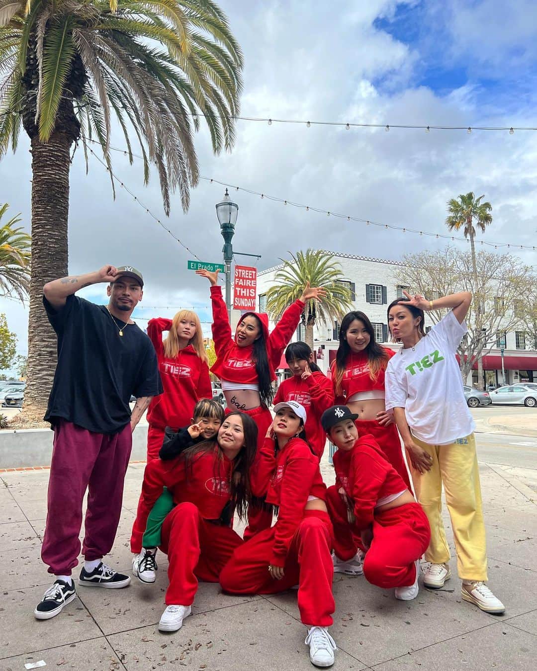 Nazukiのインスタグラム：「🇺🇸LA リハーサル🇺🇸  LA着いて、毎日NBAに向けてリハーサルしてます🏀  みんないい感じに仕上がってきてる✌️  まだ、全員揃ったことなく、ワシントンにてアメリカから来るダンサーと合流してリハーサルやります⭐️  今回、振り付けアシスタントとして、 @aru_sakurada  と一緒に作ってます🔥  毎日が合宿みたいで楽しい〜😊👍  LAでリハーサルなんて、なかなかないから、貴重な経験ができてます✨  #nazuki #dance #dancer #nba #harftimeshow  #danceshow #america #la #ダンサー　#ロス」
