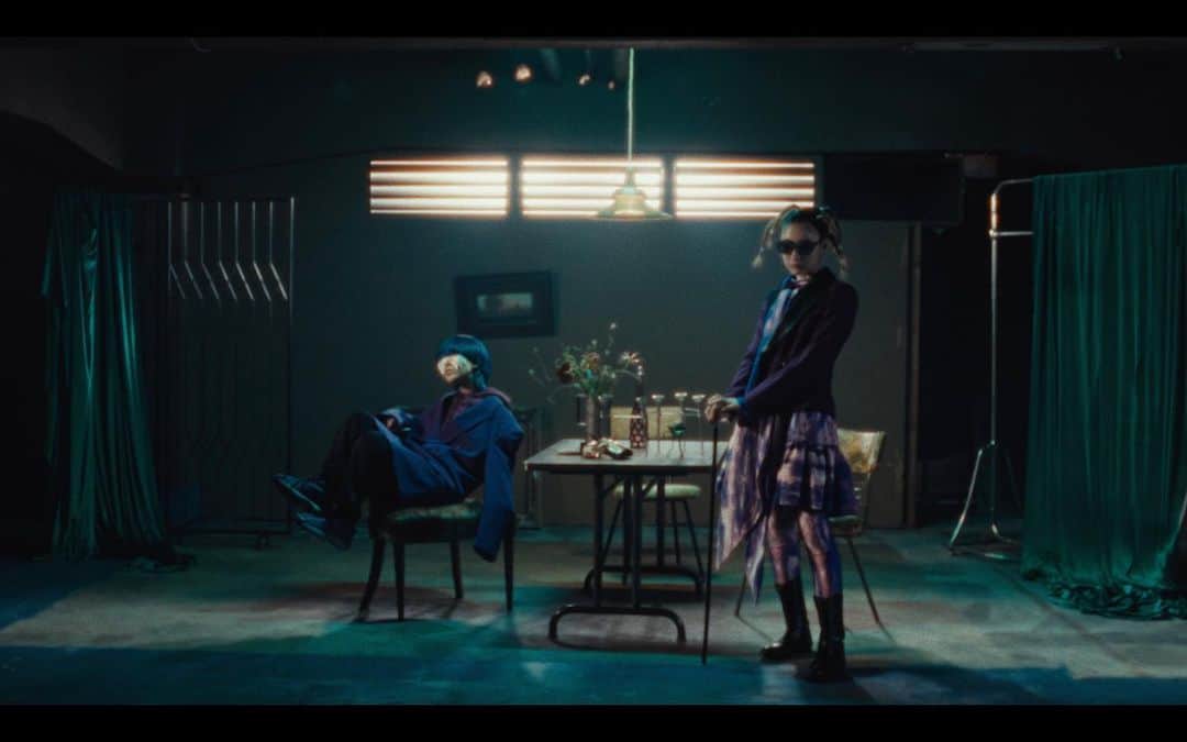 のインスタグラム：「【MV公開！！】  配信中の新曲 「モンスター feat.yama」 Music Video公開！  ぜひご覧ください！ https://youtu.be/3EeGcpNmUx8」