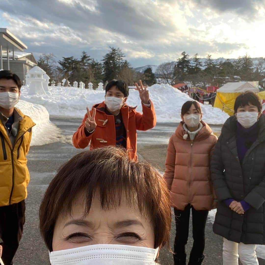 榊原郁恵さんのインスタグラム写真 - (榊原郁恵Instagram)「. なんと　裕太と山形ロケして来ました‼️  山形は家族でお正月によく行きました❣️ そんな思い出の地、山形。 そして裕太が大変お世話になった番組アナウンサーの方々が色々オモテナシして下さって…家族旅行並みに楽しかった〜❗️  ちょっとハプニングも有りましたが…裕太が……❗️  皆んなにも見てもらいたいんだけどなぁ、御免なさい。 山形近辺でしか放送されないんです！ザンネーン😞  その分、お写真で想像して下さい‼️  #山形放送 #明日24日19時から❗️ #金のピヨ卵  #渡辺裕太 #小川香織 #青山友紀 #陣内倫洋 #内野航 #井上農家ご家族」3月23日 22時20分 - sakakibara.ikue