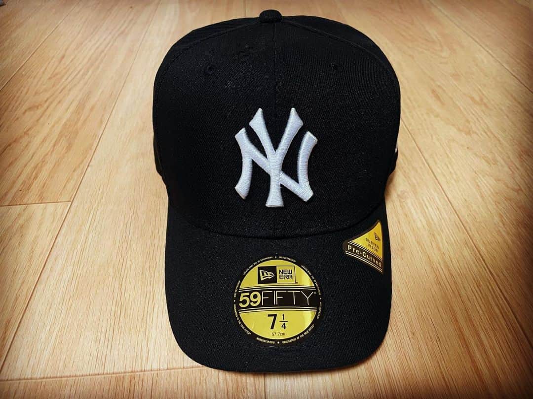YOMIさんのインスタグラム写真 - (YOMIInstagram)「ツアー用に新しいキャップを買いました！New York Yankeesのだけど、自分的にはNightmare Yomi のNY。笑 #キャップ #newera」3月23日 22時30分 - nightmare.yomi