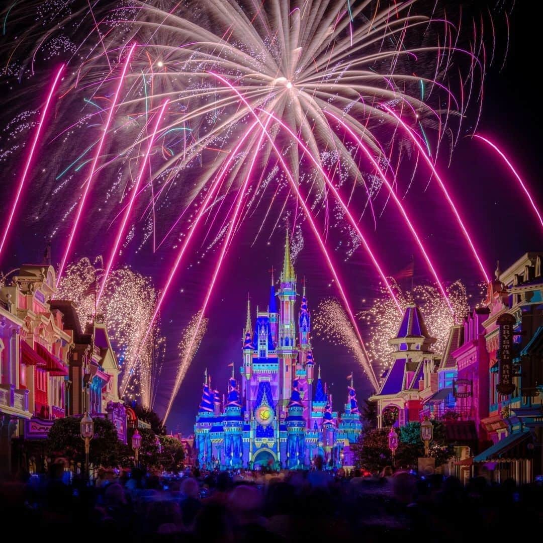 Walt Disney Worldのインスタグラム：「Enjoy the thrill and be amazed by our Nighttime Spectaculars, Disney’s Enchantment at Magic Kingdom and Harmonious at EPCOT 🎆. Don’t miss seeing them before April 2nd! #DisneyWorld50  [📸: @multimueller, @kimcheeforlife]」