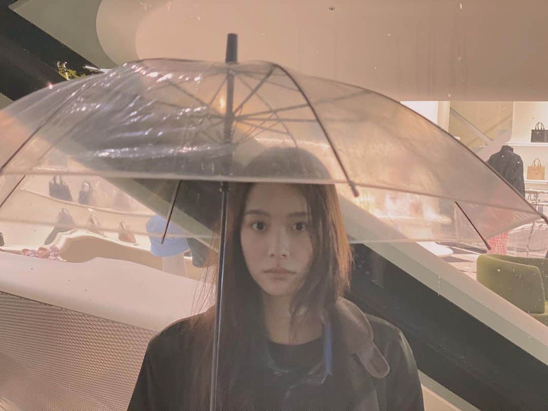 イーランのインスタグラム：「Sakura Rain #gucci#juliagarner」