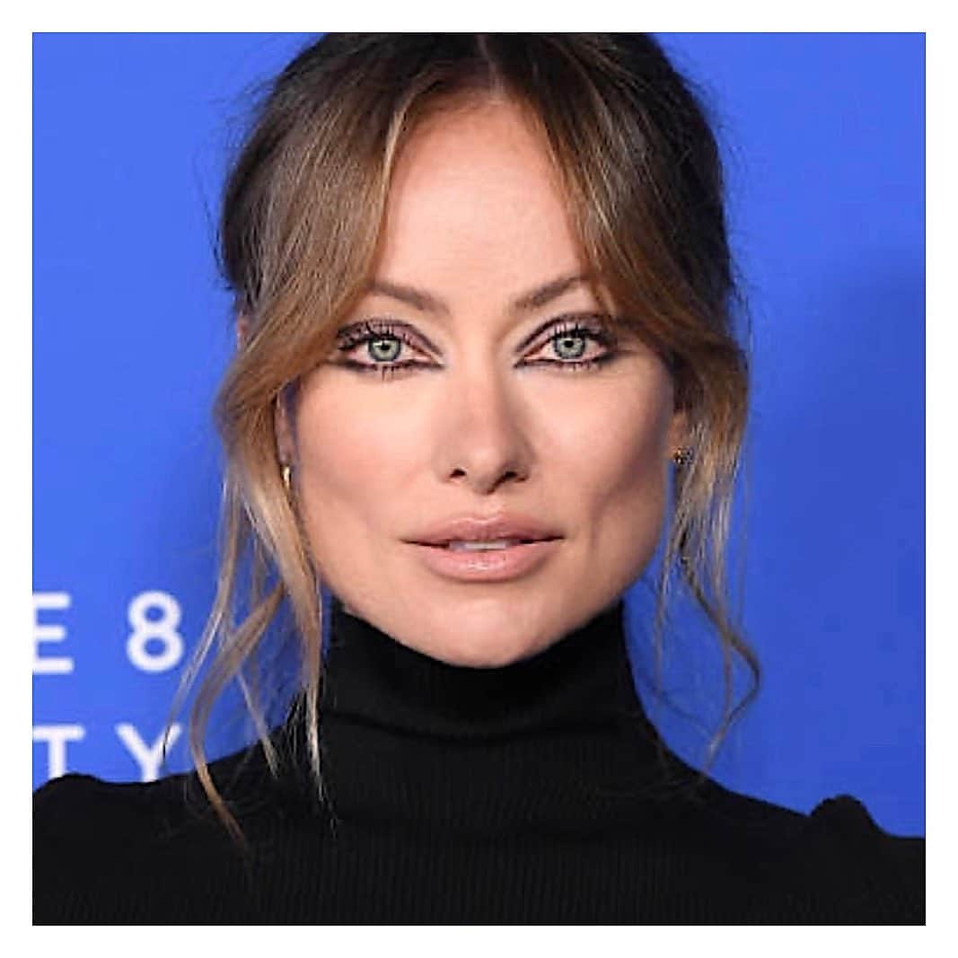 JO BAKERのインスタグラム：「O L I V I A • W I L D E 🇺🇸 Liner + Lash look on #oliviawilde inspired by 60’s Italian Movie Stars ✨ The Look… I used a neutral taupe shadow to outline the symmetry then sketched over it with #defineme smooth glide black eyeliner (dropping soon ) using a small buffer brush to soften the liner to give it a vintage and retro finish. This look is just 3 steps and 3 products and I finished Olivia’s lashes with my new mascara than I have been using on everyone for the past 6 months (while I wait for it to be made) ‼️ All three products are  dropping soon @bakeupbeauty and I think I should do a tutorial on this look and show you how to recreate ? … 💋 #makeup #makeuptutorial #makeupoftheday #makeupideas #makeuplover #makeupartist #jobakermakeupartist #bakeupnotmakeup」