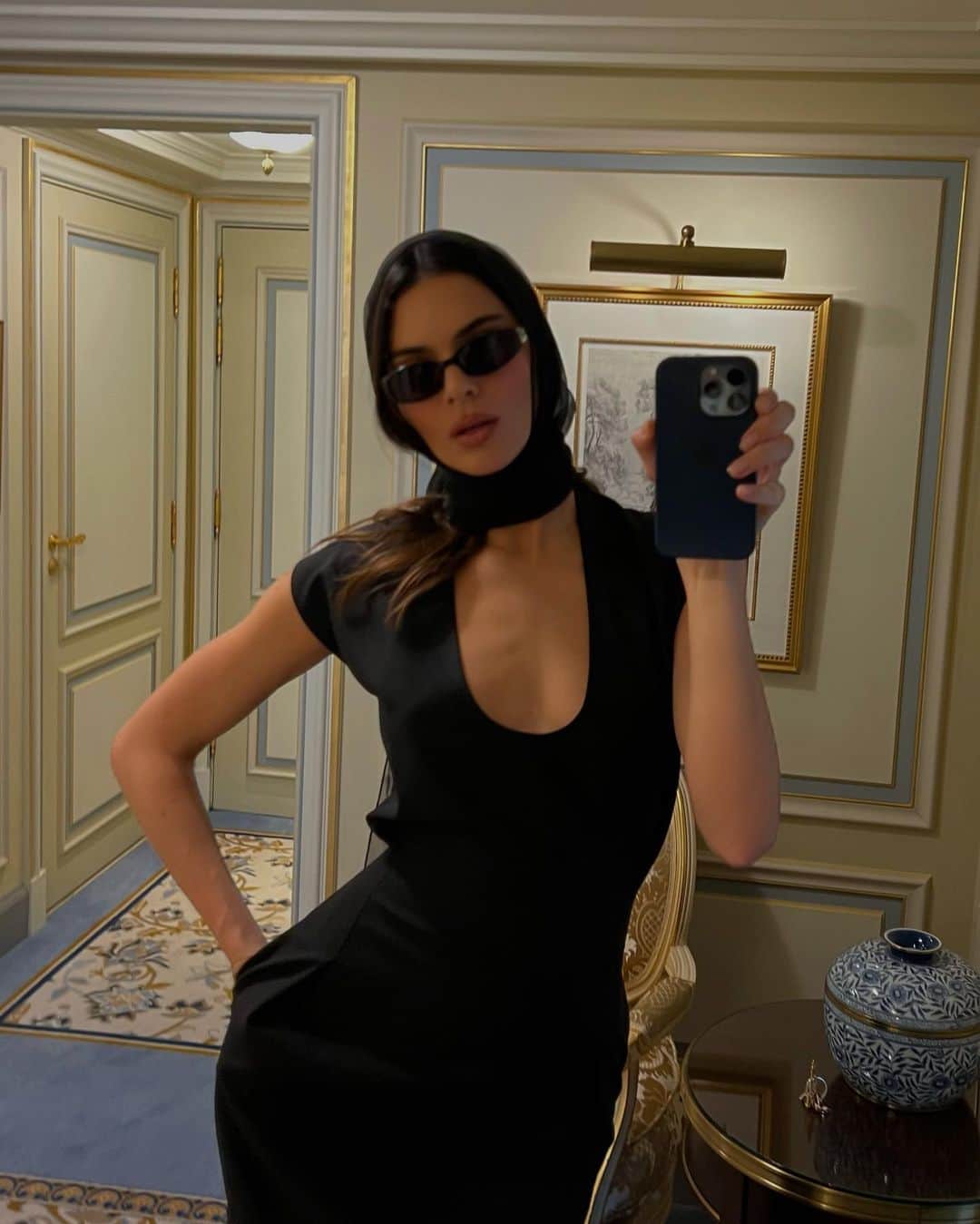 ケンダル・ジェンナーのインスタグラム：「🥐」