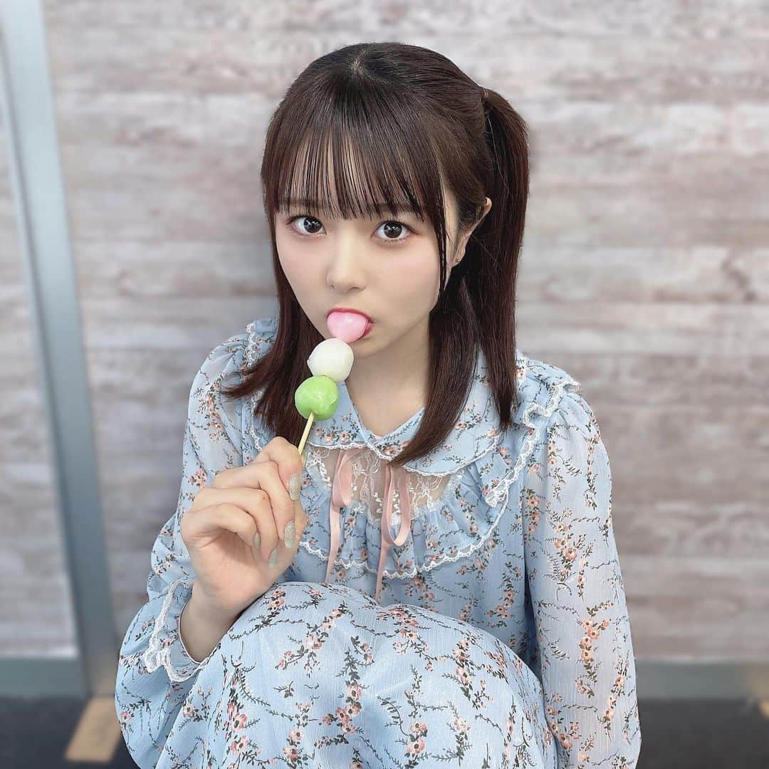 久保田沙矢香さんのインスタグラム写真 - (久保田沙矢香Instagram)「🍡♡  #honeycinnamon #ハニーシナモン #ワンピース #春服 #春コーデ #水色 #水色コーデ #花柄ワンピース #ミディアムヘア #ミディアムヘアアレンジ #ハーフツイン #三色団子」3月24日 0時11分 - kubotasayaka_0113