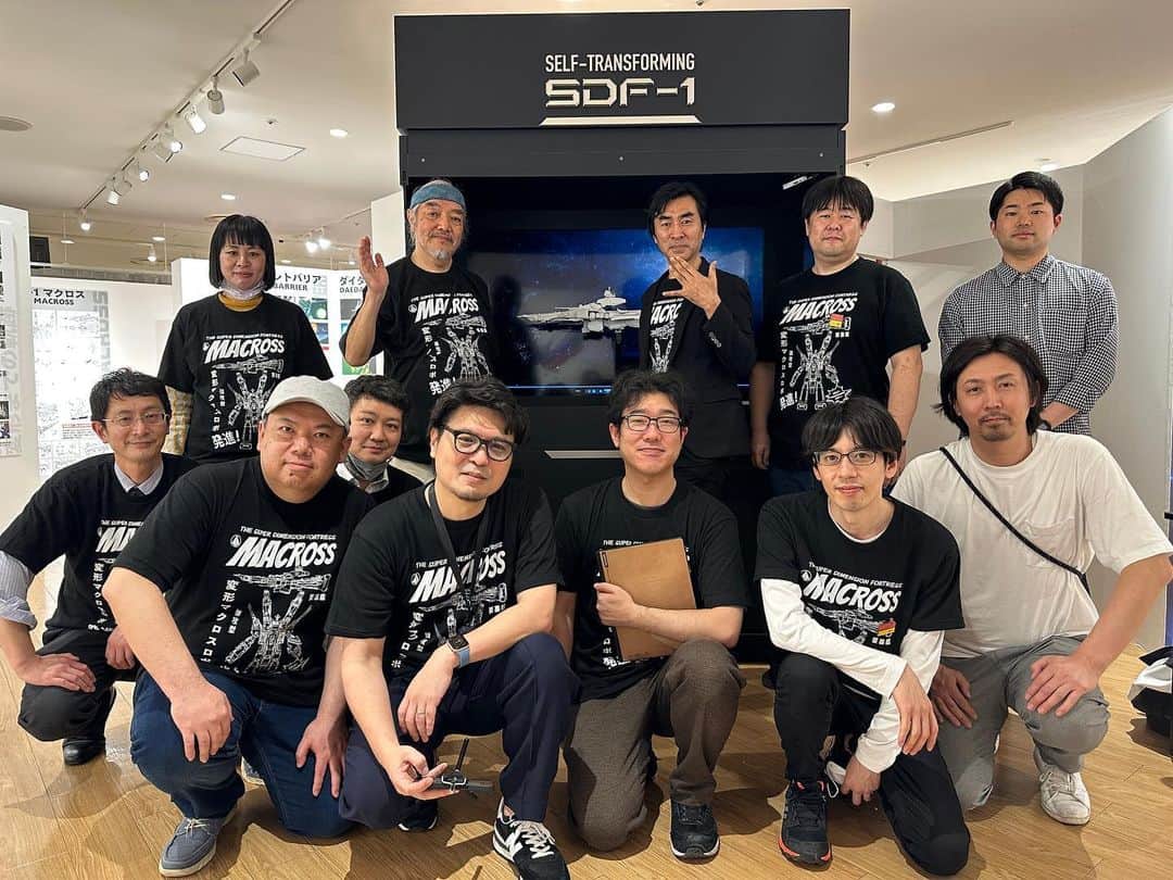 のインスタグラム：「マクロス40周年記念展 横浜丸井　7階にて #変形マクロスロボ スタートです！」