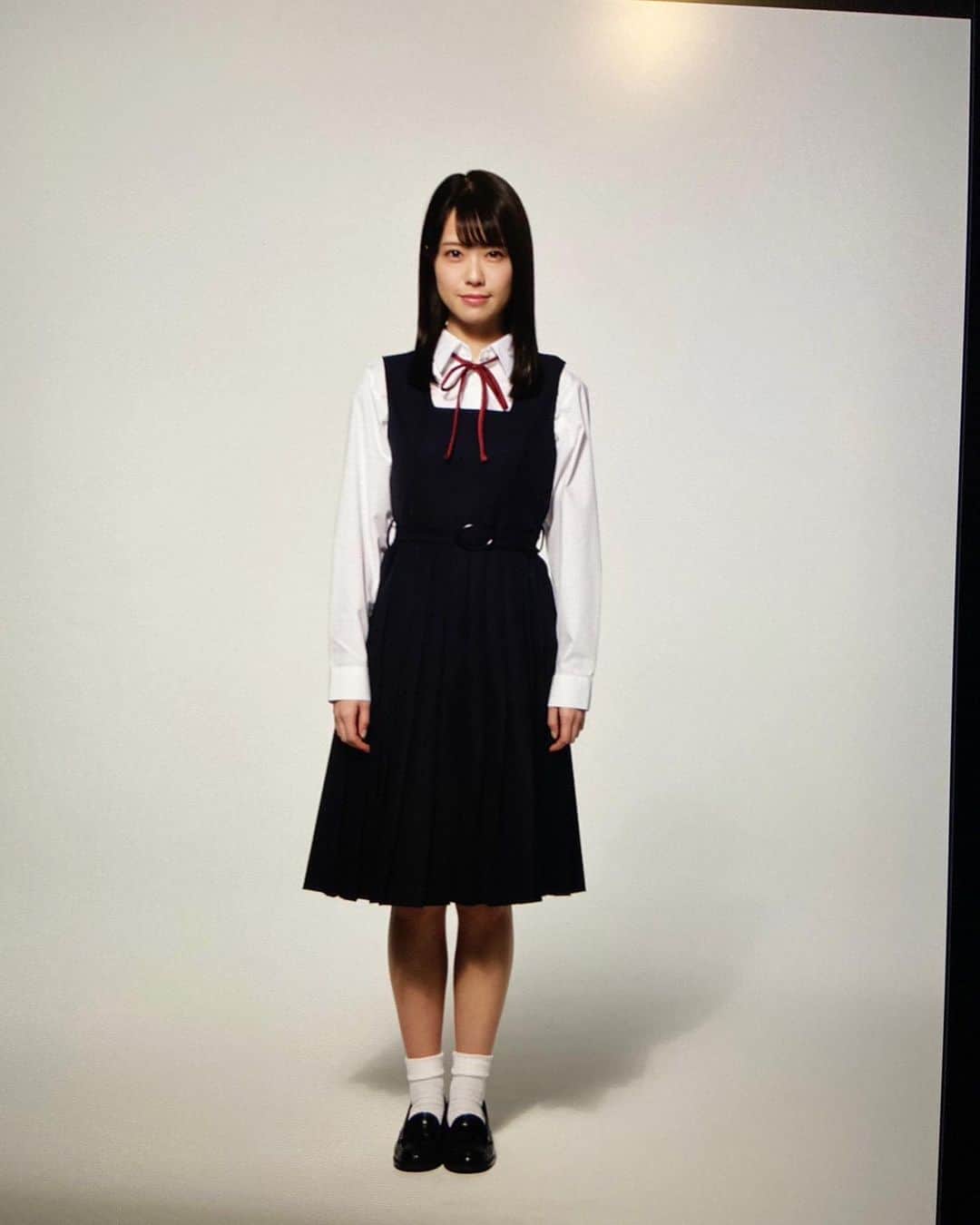 小田えりなさんのインスタグラム写真 - (小田えりなInstagram)「ポッキーゲームみたいに並行にポッキーを保つのはとても難しいことでした。私はですね実は女の子にはブレザーよりこういう制服着て欲しいです。私も中学生の時こういう制服がよかったです。(10年前)  #AKB48 #どうしても君が好きだ」3月24日 0時47分 - odenchannn