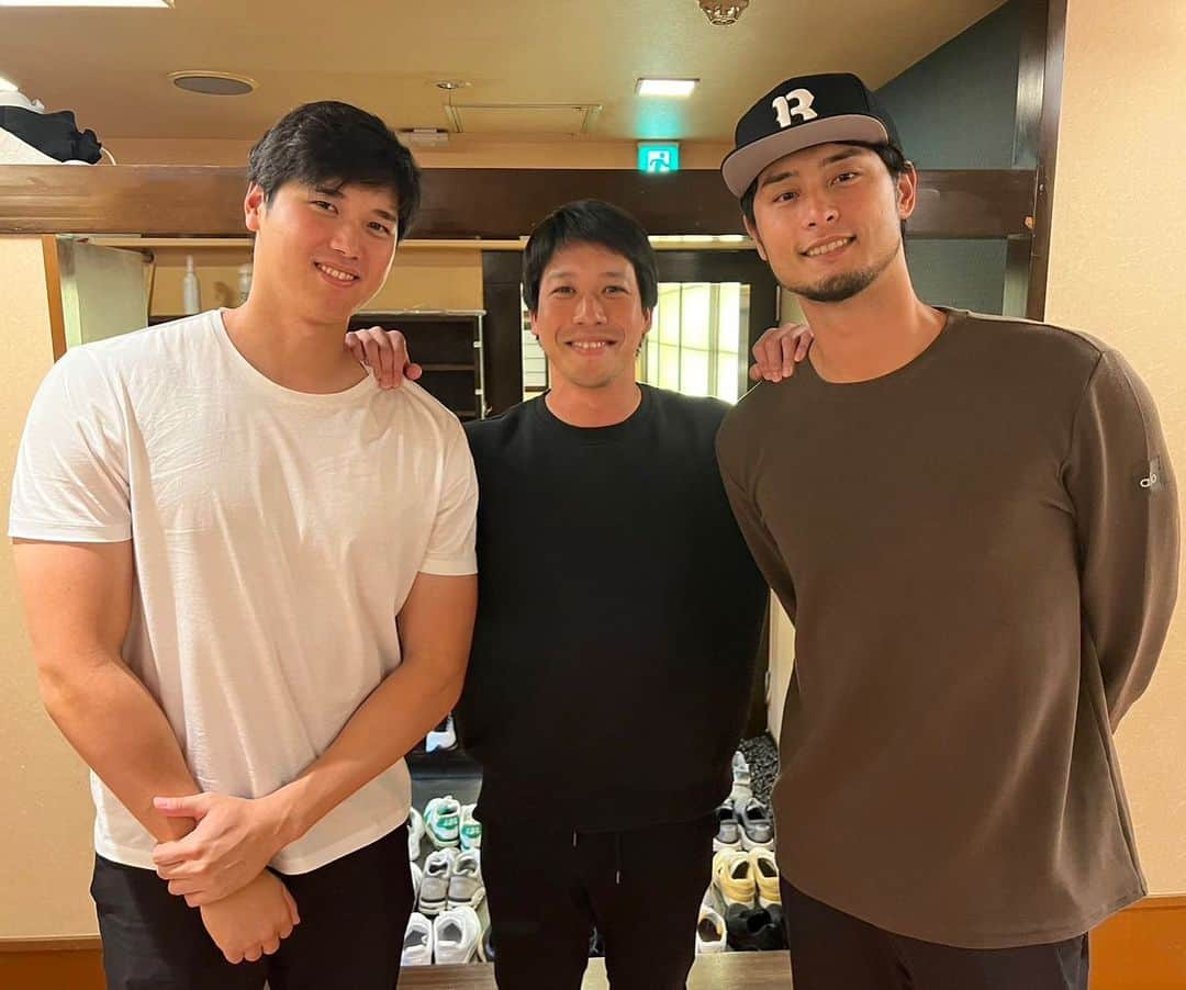 山田哲人さんのインスタグラム写真 - (山田哲人Instagram)「翔平とダルさんと😊  @shoheiohtani @darvishsefat11」3月24日 10時33分 - tetsuto.yamada_1