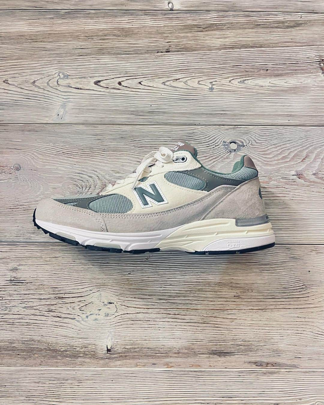 コヤマシゲトさんのインスタグラム写真 - (コヤマシゲトInstagram)「Spring 101.  #kith  #kithnewbalance  #mr993kt1」3月24日 11時25分 - joey__jones