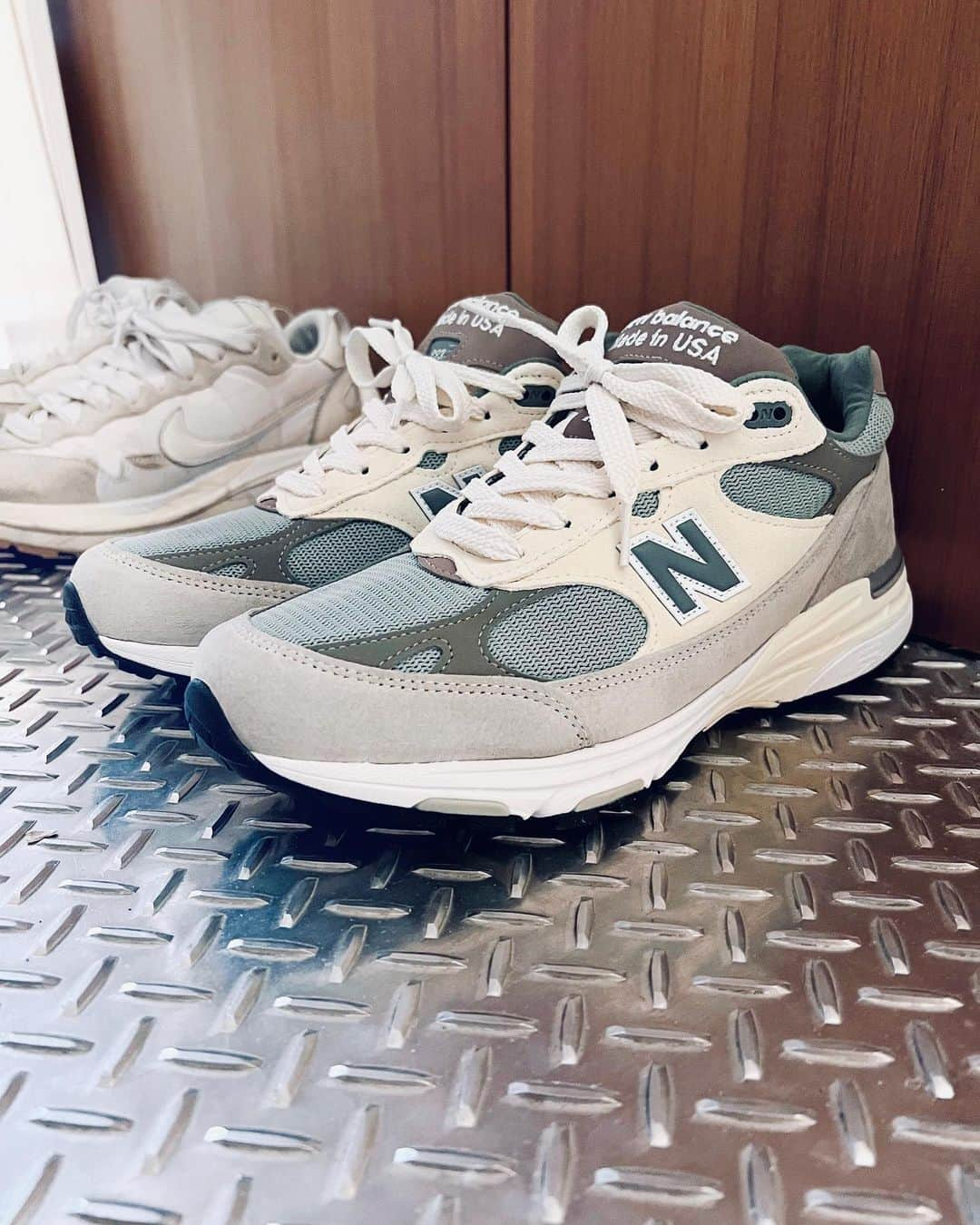 コヤマシゲトさんのインスタグラム写真 - (コヤマシゲトInstagram)「Spring 101.  #kith  #kithnewbalance  #mr993kt1」3月24日 11時25分 - joey__jones