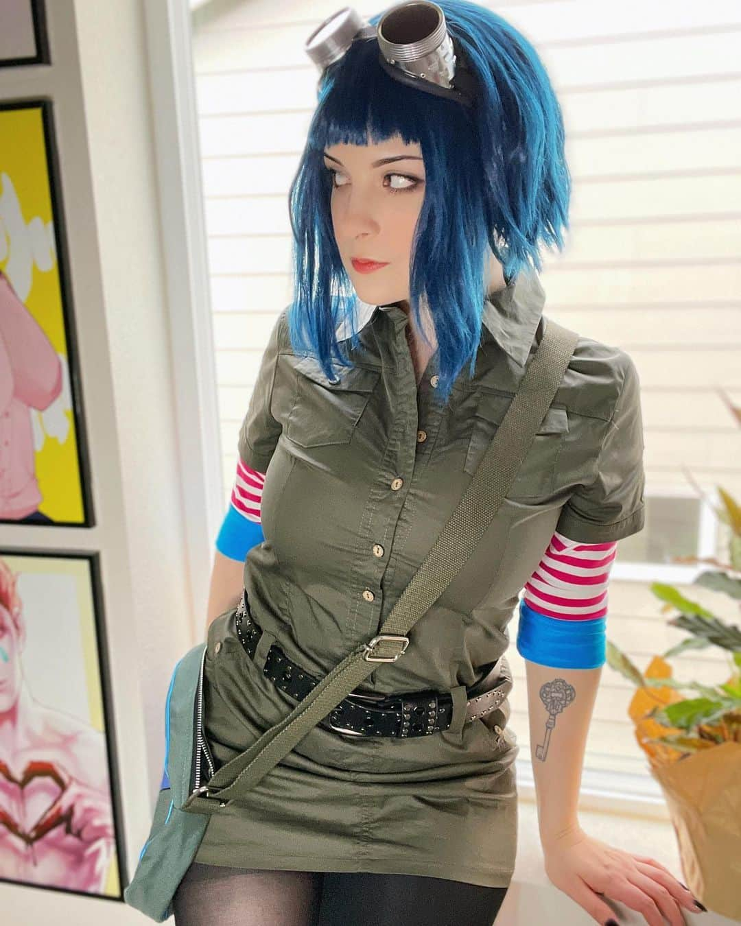 Tessaのインスタグラム：「MORE RAMONA FLOWERS 💙 Sorry for uhhh disappearing again, been working on my taxes and I’m finally almost done! I have a bad habit of neglecting everything else when I really need to get one specific task done 👉🏻👈🏻😭  🏷️: #scottpilgrim #scottpilgrimvstheworld #ramonaflowers #ramonaflowerscosplay #cosplay #cosplayersofinstagram」