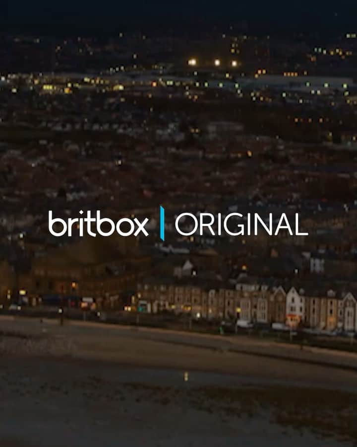 マーシャ・トマソンのインスタグラム：「The Bay Season 4 now streaming in the US on @britboxtv 👍🏽❤️」
