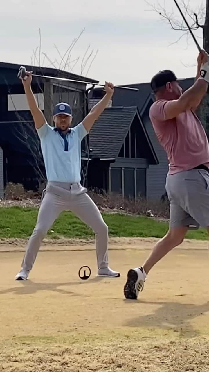 デレク・ハフのインスタグラム：「When people ask me if I Golf ⛳️ The Answer is… Yes. yes I do! But only if it involves thrusting of the pelvic region! #FreeTheHips  Vid Inspo: @theinspiredunemployed」