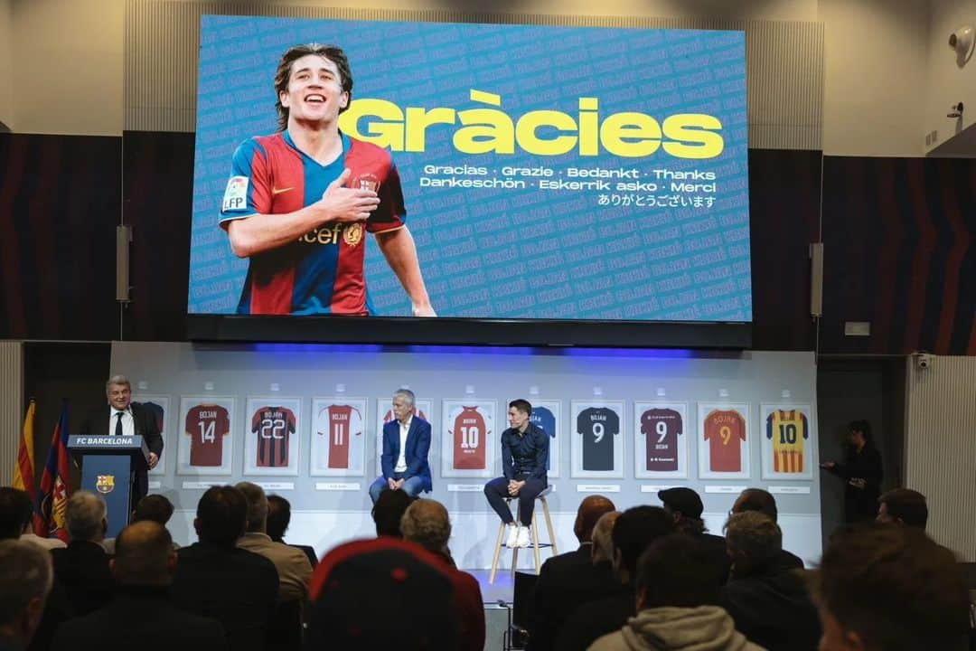 ボージャン・クルキッチのインスタグラム：「Un dia molt especial. Moltes emocions viscudes, com aquella primera vegada que vaig debutar al Camp Nou. Gràcies a tothom per fer-ho possible.  Un día muy especial. Muchas emociones vividas, como aquella primera vez que debuté en el Camp Nou. Gracias a todo el mundo por hacerlo posible.  A special day. A lot of emotions, like the first time I made my debut at Camp Nou. Thanks to everyone for making it possible.」