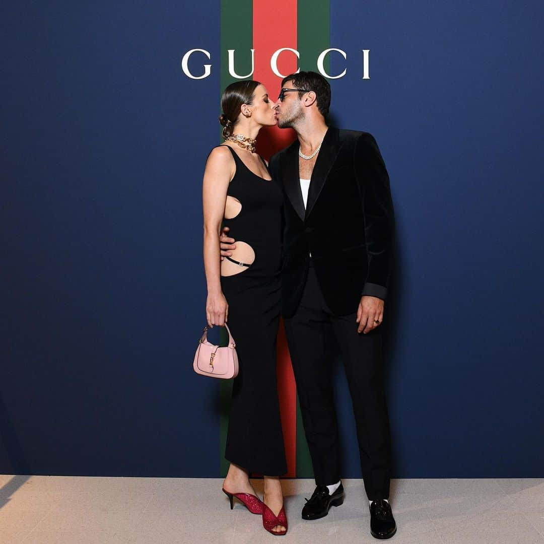 フラヴィア・ルチーニさんのインスタグラム写真 - (フラヴィア・ルチーニInstagram)「De ontem no jantar incrível da @gucci, inauguração da nova loja no @jkiguatemi. Uma noite pra nunca esquecer, com um abraço em forma de música e aconchego na voz de @gilbertogil @bemgil e @josegilm ❤️ muitos encontros and fire on the dance floor 🔥  Grazie mille @vitorsouza___ @federico_turconi  Fotos de @luprezia  Makeup @iamrenato」3月24日 3時50分 - flavialucini