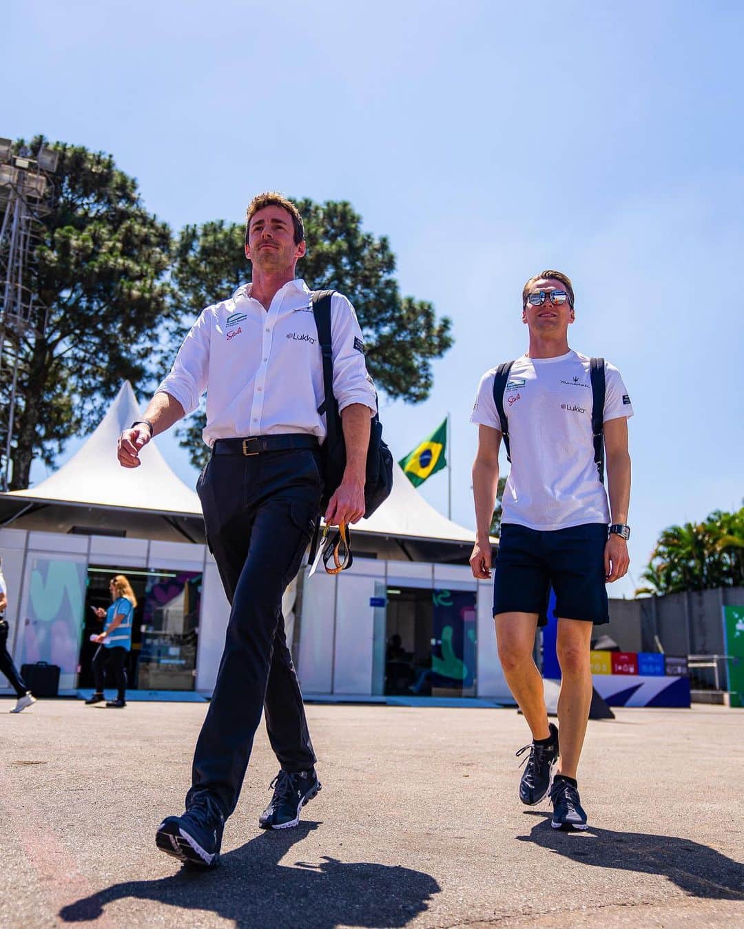 ジェームズ・ロシターのインスタグラム：「Arrived and excited for this weekends @fiaformulae race in São Paulo!」