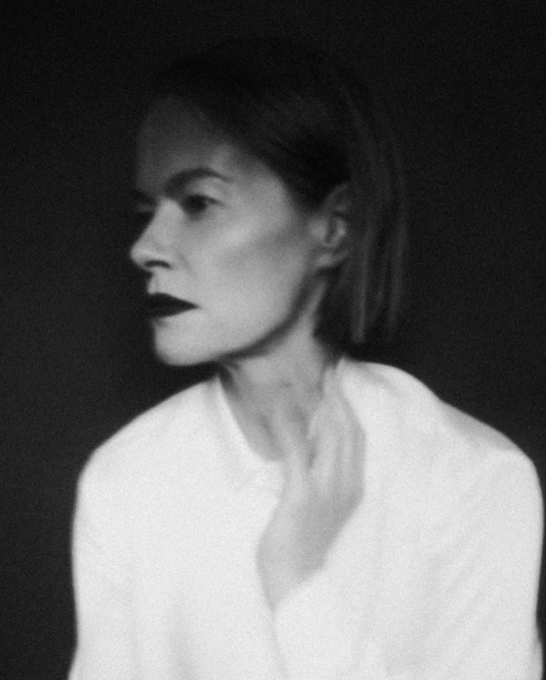 レイシャ・ヘイリーのインスタグラム：「Lovely time with ✨ @1883magazine ✍🏼 @bec.oakes 📸 @thealexandraarnold」