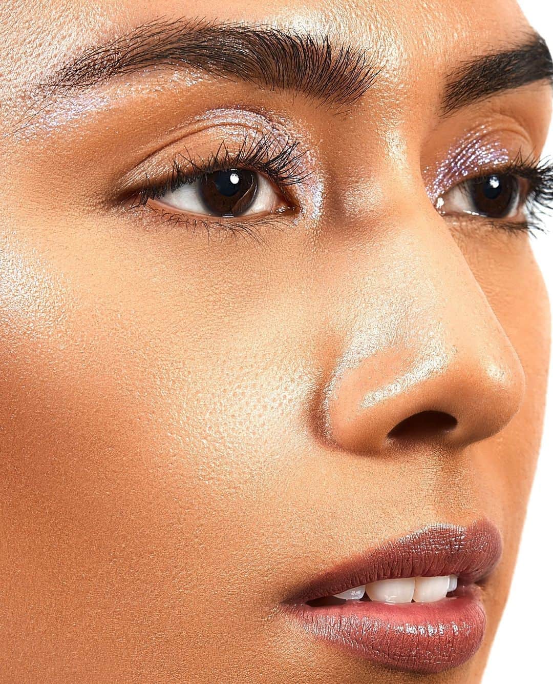Motives Cosmeticsのインスタグラム：「When the highlight just hits different 😍⁠ ⁠ Shop our highlighters and more at motivescosmetics.com!⁠ ⁠ ⁠ #motives」