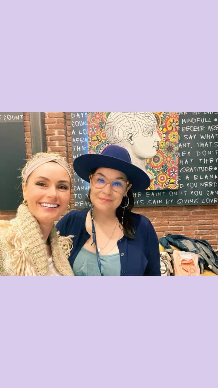 ブリアンナ・ブラウンのインスタグラム：「Psyched to be speaking at @uscedu USC next Tuesday with my THRIVING partner Elizabeth Boykewich!  Wanna know more about our THRIVING community & workshops…  https://mym.briannabrownkeen.com/product/thriving-community/  THRIVING Community: These supplemental monthly classes will absolutely take you to the next level quickly. AKA #FASTTRACK. Because it is all about time management, repetition, goal setting, changing paradigms and habits, continued education, taking bold action with your artistry, creating your own material and self-care! And yes, we will also get into acting technique to help you up level your craft within your acting classes and self-tapes more effortlessly. This will be a hybrid class (in person and Zoom) so you can be anywhere to join! This community will also be a space to Discover, Create & Actualize material for yourself. As producers, we can help guide you through the process! Who. We are your acting biz gurus & big sisters. We believe this business needs more conscious, grounded creatives in integrity. We want to create spaces of support and growth for YOU as you build and grow as actors and people. Elizabeth has helped launch the careers of countless television and film stars and cast dozens of iconic titles. She is a mindfulness teacher and a transformational life coach. She is a casting director and producer. Brianna is an award-winning actress and has appeared in countless TV and film projects in every capacity. She is a writer, producer and coach. With our combined experience, we have been through and seen it all, in front of and behind the camera. We have been in the audition rooms, screen test sessions, executive suites, with representatives, business managers, acting teachers, directors and producers on set and off. When. Monthly on Monday, in person in Los Angeles & virtually . Continued in comments…」