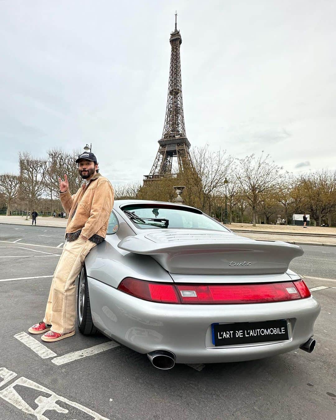 のインスタグラム：「🤘😌🇫🇷」