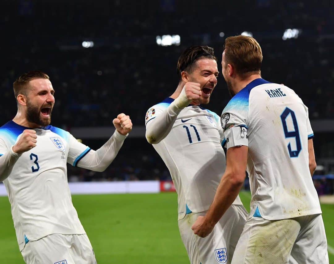 ジャック・グリーリッシュのインスタグラム：「Great feeling to come here and win, well done lads 🤩 Congratulations @harrykane on a unbelievable achievement 💙」