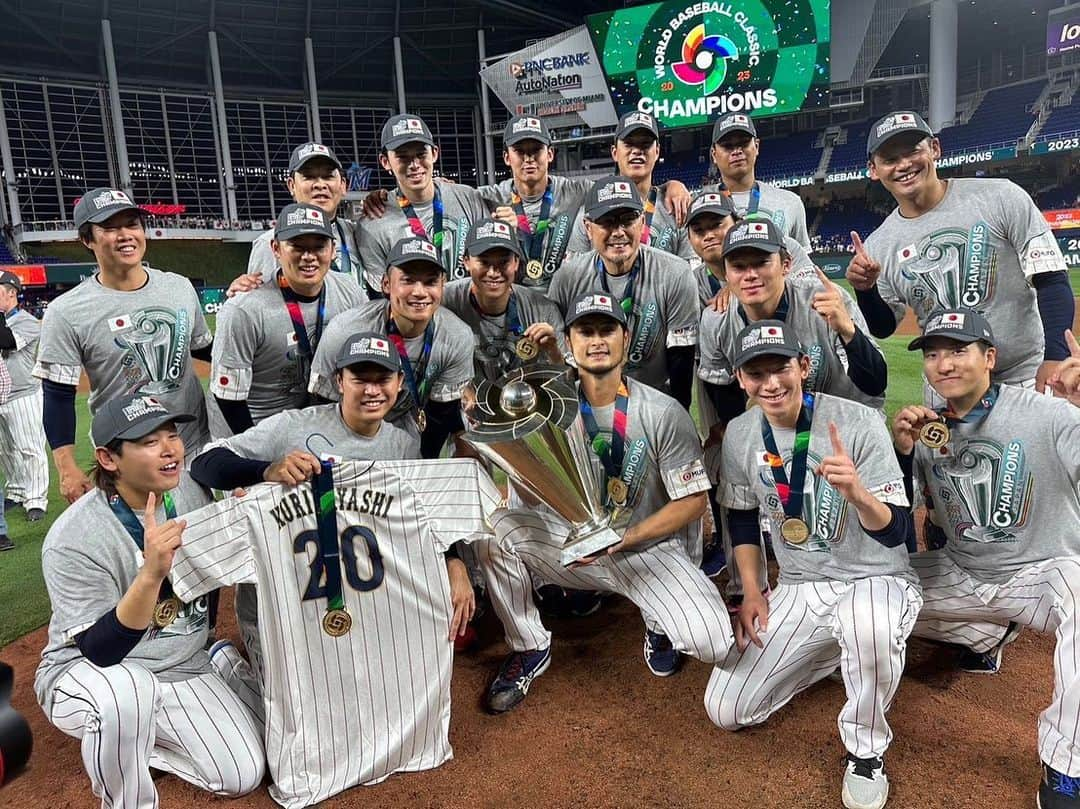 松井裕樹さんのインスタグラム写真 - (松井裕樹Instagram)「WBC2023🇯🇵🏅  世界一❗️ 個人的には悔しい場面しかなかったけど色んな感情、学びがありそして最高のチームの一員になれて良かったです！  また今日から切り替えて日本一目指して頑張ります😊 応援ありがとうございました❗️」3月24日 8時32分 - yuuki.matsu1