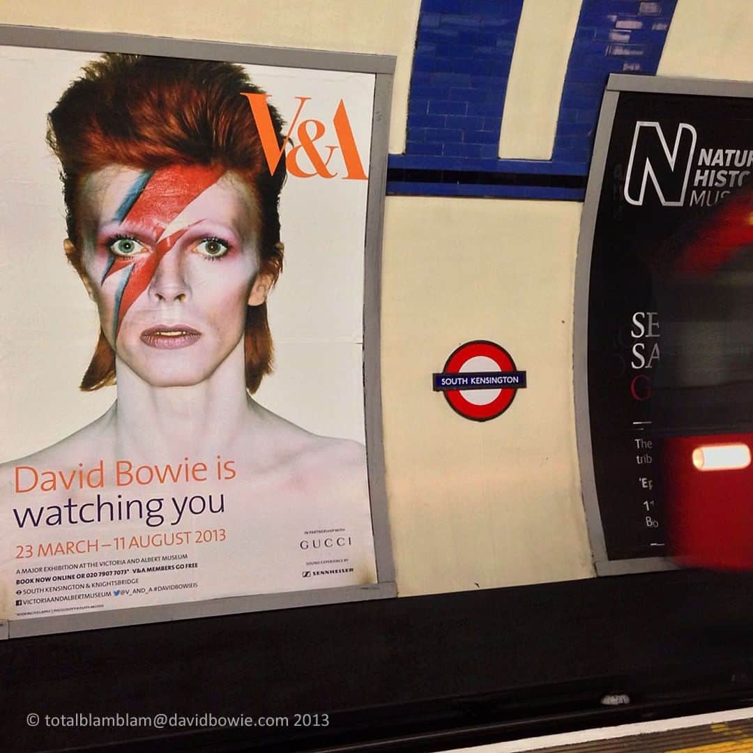 デヴィッド・ボウイさんのインスタグラム写真 - (デヴィッド・ボウイInstagram)「DAVID BOWIE IS EXHIBITION OPENED 10 YEARS AGO TODAY  “A man lost in time…”  Ten years ago today (following press previews and private views), the V&A’s David Bowie Is exhibition in London opened properly to the public on 23rd March 2013. Were you there on the opening day?  Here are a few randomly grabbed images we posted around the launch.   Meanwhile, the Time Police are searching for myriad missing moments as it simply can’t have actually been ten years ago.   #BowieArchiveVAM #DavidBowieIs」3月24日 8時50分 - davidbowie