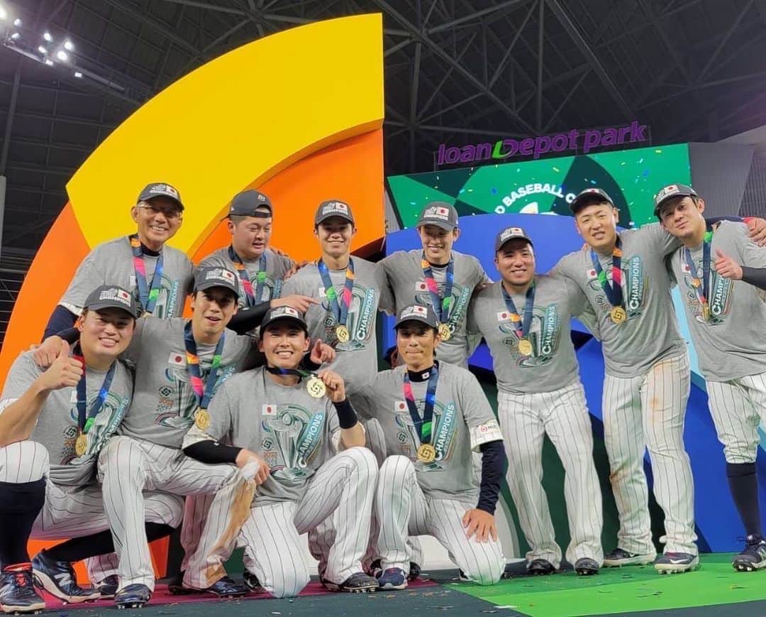 山田哲人さんのインスタグラム写真 - (山田哲人Instagram)「WBC2023 優勝🏆 最高のチームでした。 打席での「山田哲人」コールは力になりました！ たくさんの応援ありがとうございました。  色々写真載せます！ #WBC2023 #侍JAPAN #世界一」3月24日 10時12分 - tetsuto.yamada_1