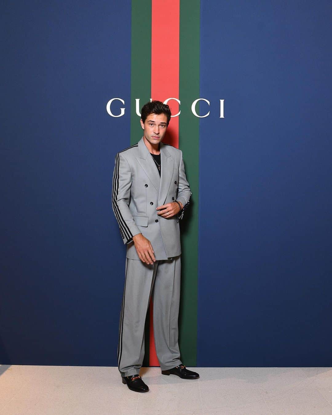 フランシスコ･ラチョースキーのインスタグラム：「Noite mais que especial 😍 obrigado @gucci @vitorsouza___  por me convidar para vivenciar esta grande noite com um dos maiores tesouros do Brasil @gilbertogil 🙌🏼」