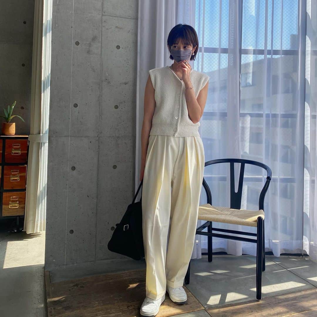 美生のインスタグラム：「POPUP3日目を迎えました♡ ⁡ こんなに元気なのに 声だけまたあかんことになりました🥺 ⁡ @m_akiron さんセレクトアイテム 私も色々お買い物させて もらっちゃいました♡ ⁡ 今日は何着ようかな〜♡ ⁡ 本日も店頭にてお待ちしております🤍🤍 ⁡ ⁡ ⁡」