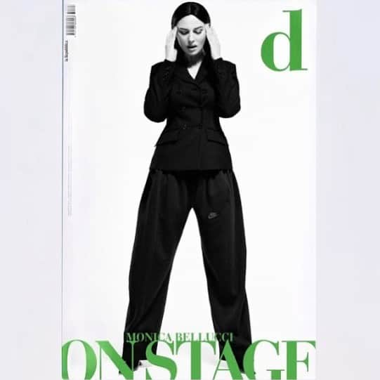 モニカ・ベルッチさんのインスタグラム写真 - (モニカ・ベルッチInstagram)「❤️Thank You @efarneti @drepubblicait for the Cover Story for the special edition to celebrate the new d first anniversary  #thebigd Volume 1 ON STAGE  Photo @vitofernicola  Styling @tom_guinness  Interview @malcompagani  Art @reiser_ramon  Casting @piergiorgio & @samuel_ellis  Fashion @dior @bless_service #bottegaveneta  Hair @johnnollet  Mua @letiziacarnevale  @dayone__studio   #monicabellucci#coverstory#dcover#dlarepubblica」3月24日 19時54分 - monicabellucciofficiel