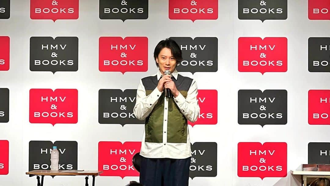 小西遼生さんのインスタグラム写真 - (小西遼生Instagram)「リリースイベント HMV&BOOKS心斎橋 ミニトーク&サイン会終了いたしました！インスタで急遽行った質問募集に沢山応えてくれてありがとう！アルバム味わって聴いてくれるといいなー   お次は明後日HMV&BOOKS渋谷🫧お待ちしてますー  #Thesparkleoflifeislikeabubble #bubble #スパブル ? #結局なんて略そう」3月24日 20時01分 - ryosei_konishi_official