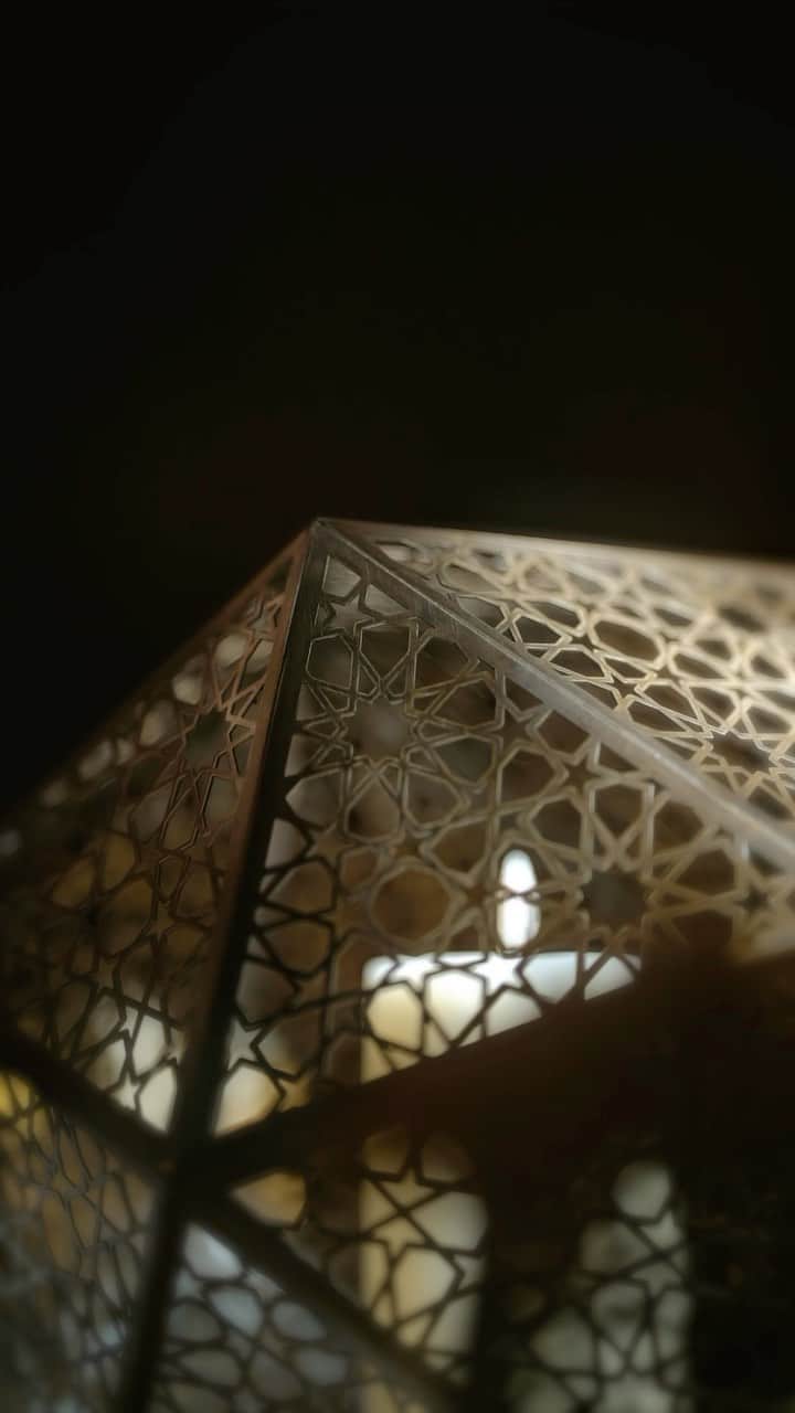 ラーニア（ヨルダン王妃）のインスタグラム：「نستلهم الكثير من جمال الفن والعمارة الإسلامية في كل زمان So much inspiration and beauty in Islamic art and architecture」