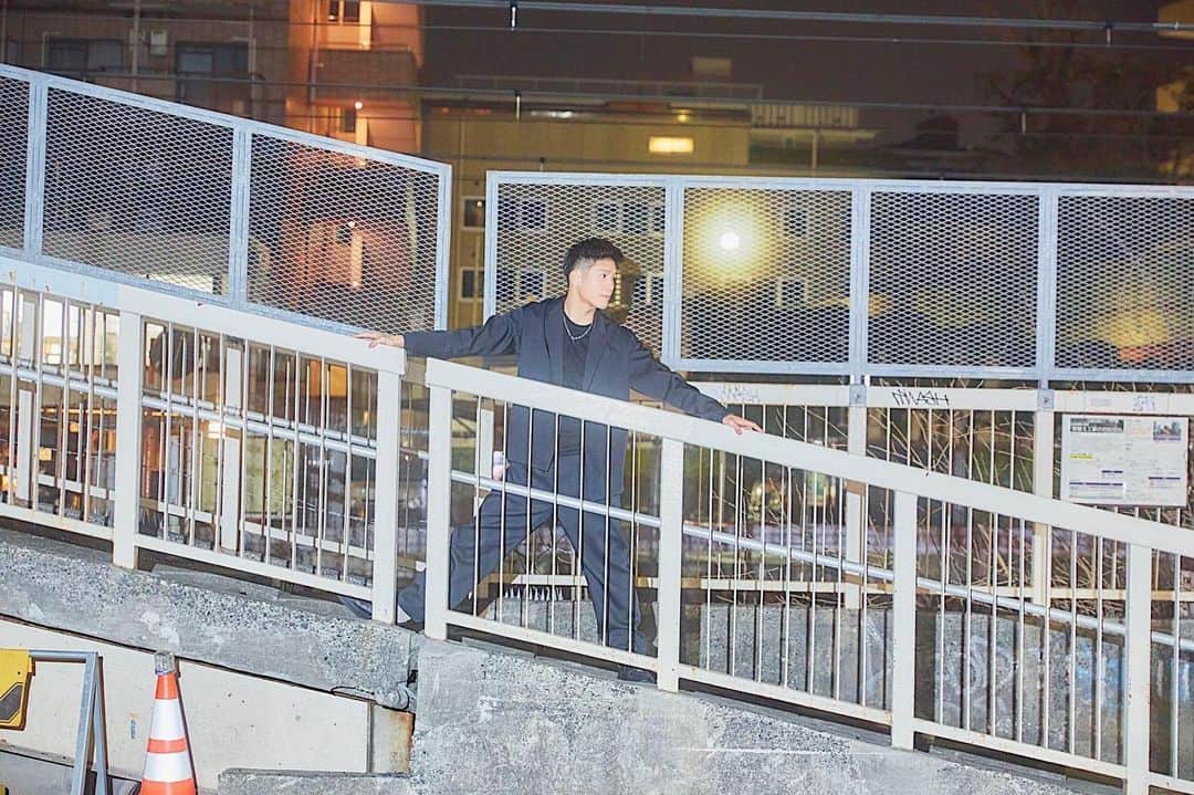 梅川壱ノ介（舞踊家）のインスタグラム：「ℙ𝕠𝕤𝕥 𝕡𝕒𝕤𝕥 𝕡𝕙𝕠𝕥𝕠𝕤 ￣￣￣￣￣￣￣￣￣￣￣￣￣￣￣￣￣￣￣￣￣￣￣ 過去の写真の投稿  今日は髪を黒に染めました。 ずっと黒だと染めたくなり、ずっと髪が長いと短くしたくなる、、、  不思議なものですね😵  今週末から色々と始まり出します。 しっかりと努めて参ります！  楽しんで行きましょう！  #梅川壱ノ介 #舞踊家 #日本舞踊 #ClassicJapanesedance #traditionaljapanesedance」