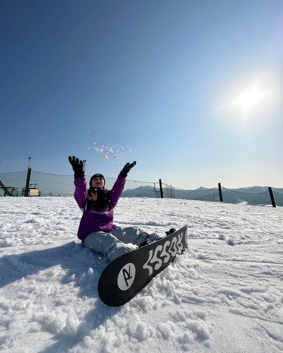 樽井みかさんのインスタグラム写真 - (樽井みかInstagram)「𝑺𝒏𝒐𝒘 𝒃𝒐𝒂𝒓𝒅. 🏂  人生2回目のスノボへ！  やっと少し滑れるようになった😂」3月24日 20時11分 - miiica_home