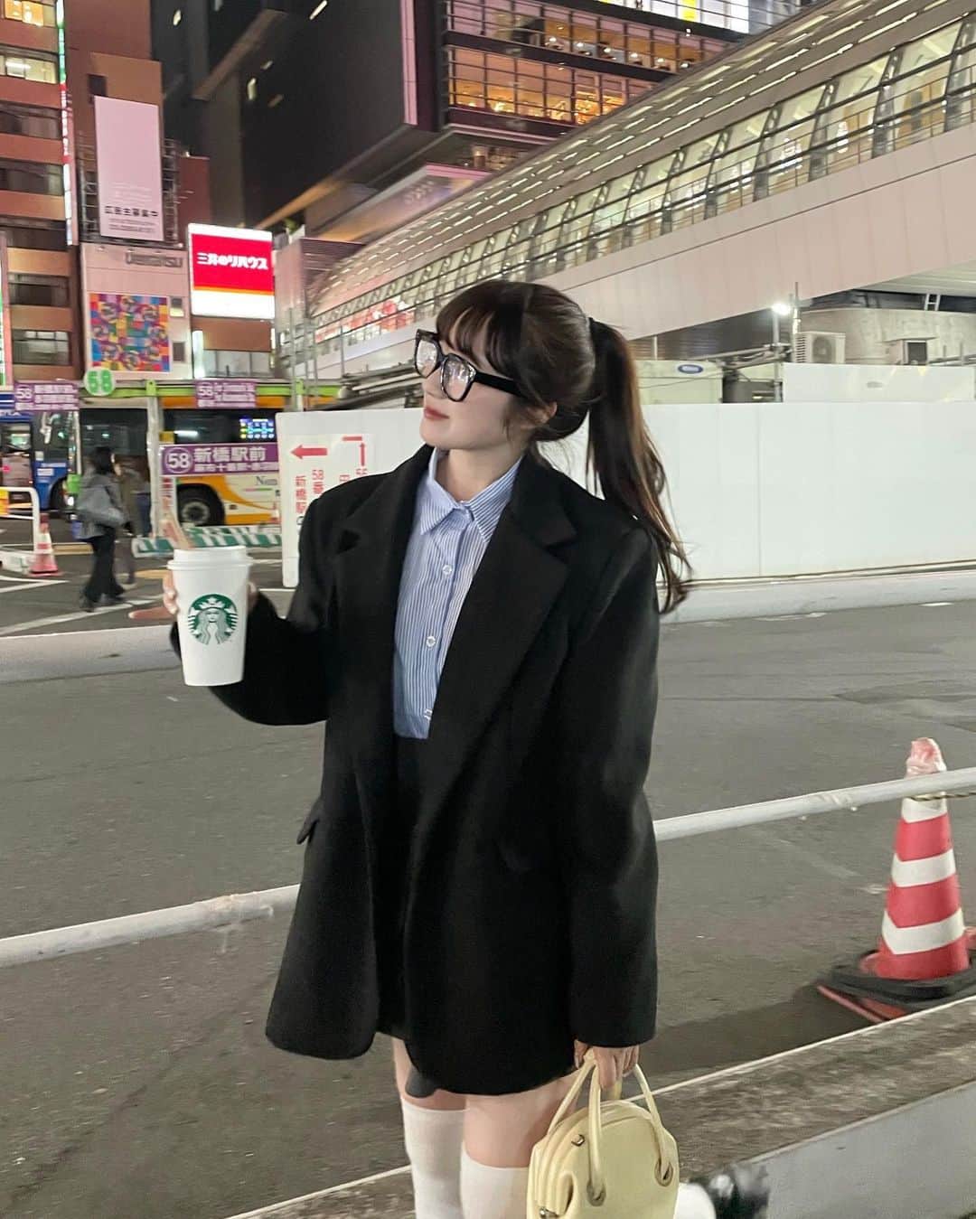 のインスタグラム：「오피스룩👔🖤❔  @lacvert_official  #LACVERT #ZOZOTOWN #오오티디 #시부야」