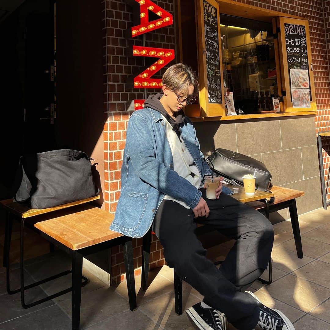 上野裕次郎さんのインスタグラム写真 - (上野裕次郎Instagram)「人生長いし、たまには朝からゆっくりカフェラテでも飲んでから仕事向かおうって日の写真☕️☀️」3月24日 20時36分 - yujirooo_85_