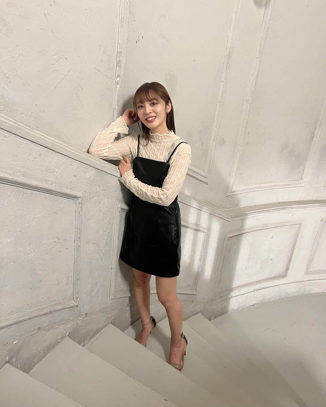 神部美咲のインスタグラム：「週末がやってきました🐴  #週末はミニでしょ」